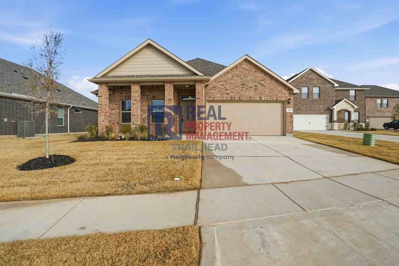 308 Gallant Man Ct - Photo 3 of 34