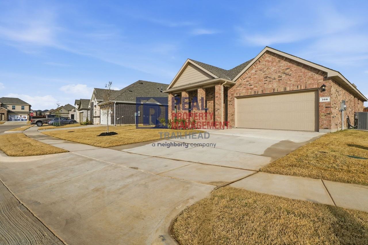 308 Gallant Man Ct - Photo 4 of 34