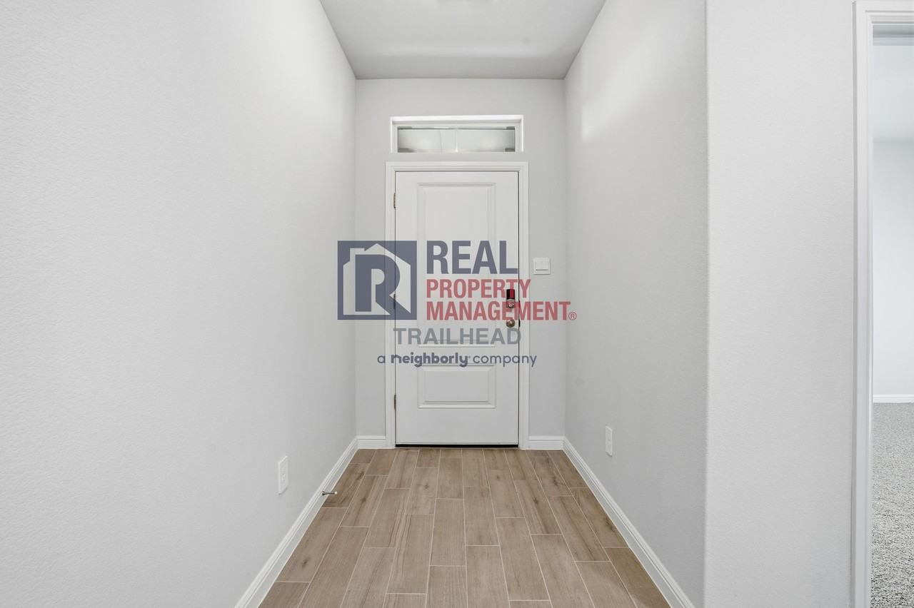 308 Gallant Man Ct - Photo 6 of 34