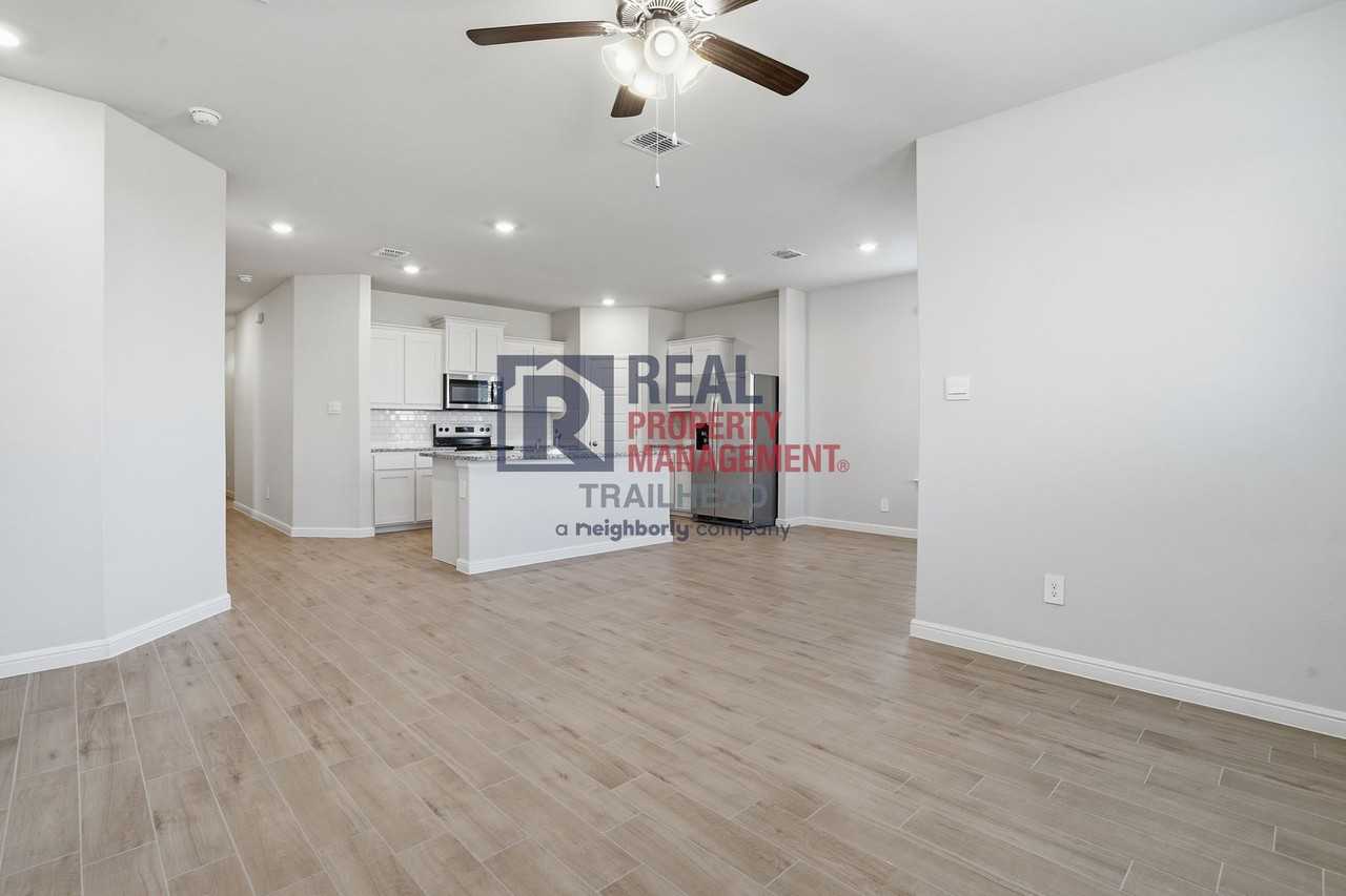 308 Gallant Man Ct - Photo 7 of 34