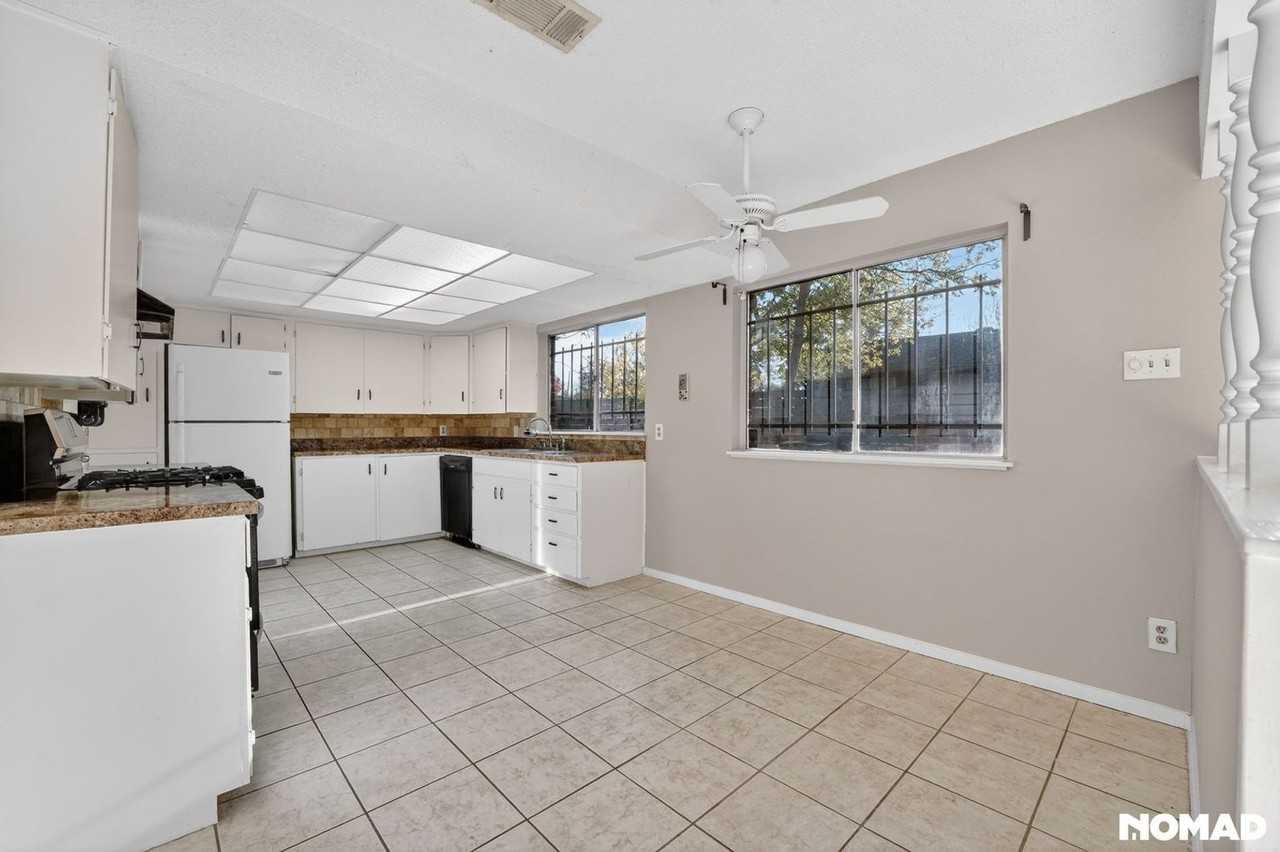 4635 Marlo Dr - Photo 4 of 21