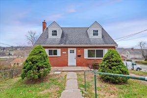 featured image of 1303 Cloverdale St