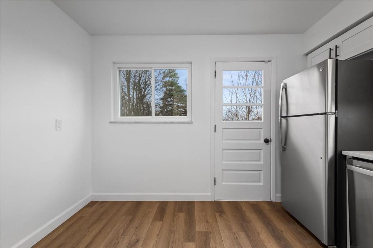 1303 Cloverdale St - Photo 6 of 43