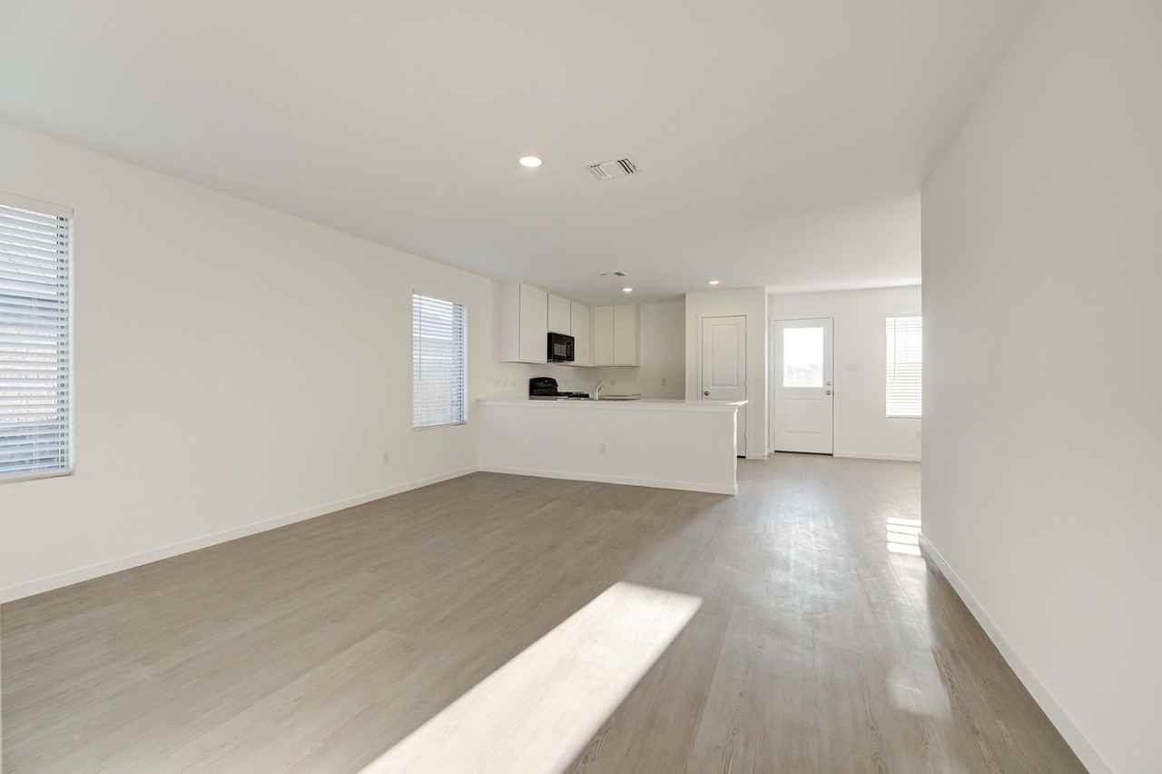 12600 Huntington Ridge Way - Photo 7 of 35