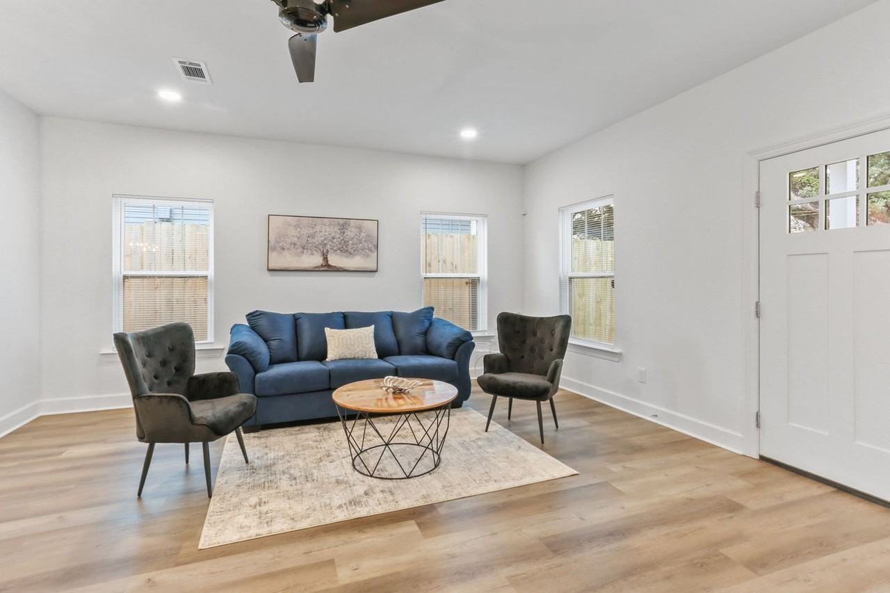 417 Bedford Dr - Photo 4 of 30