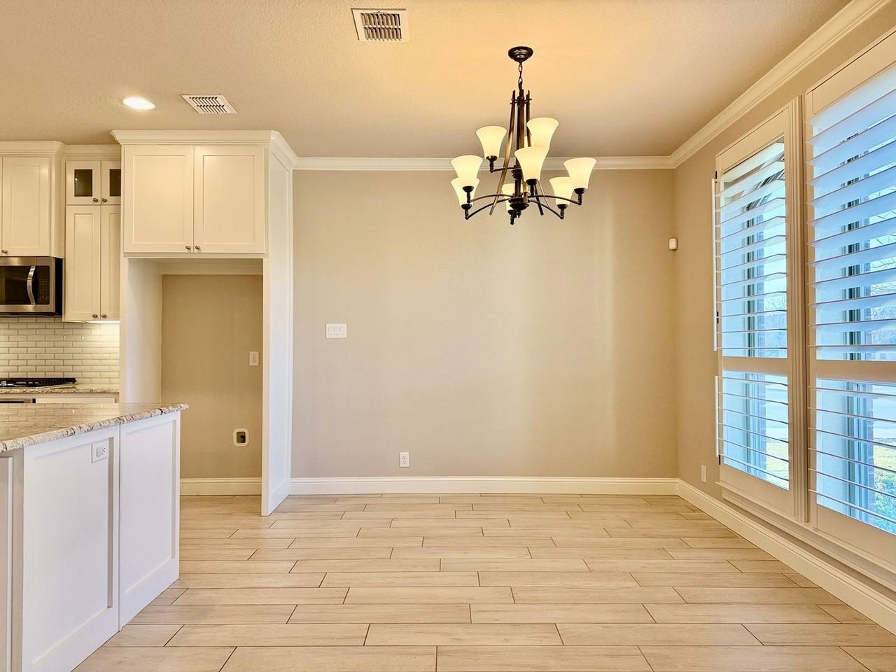 6023 Frio Dr - Photo 4 of 31