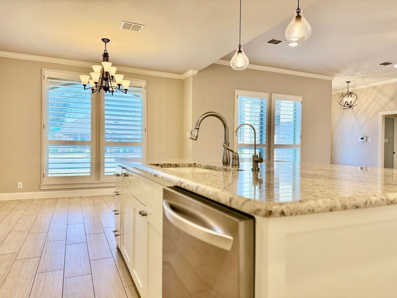 6023 Frio Dr - Photo 7 of 31