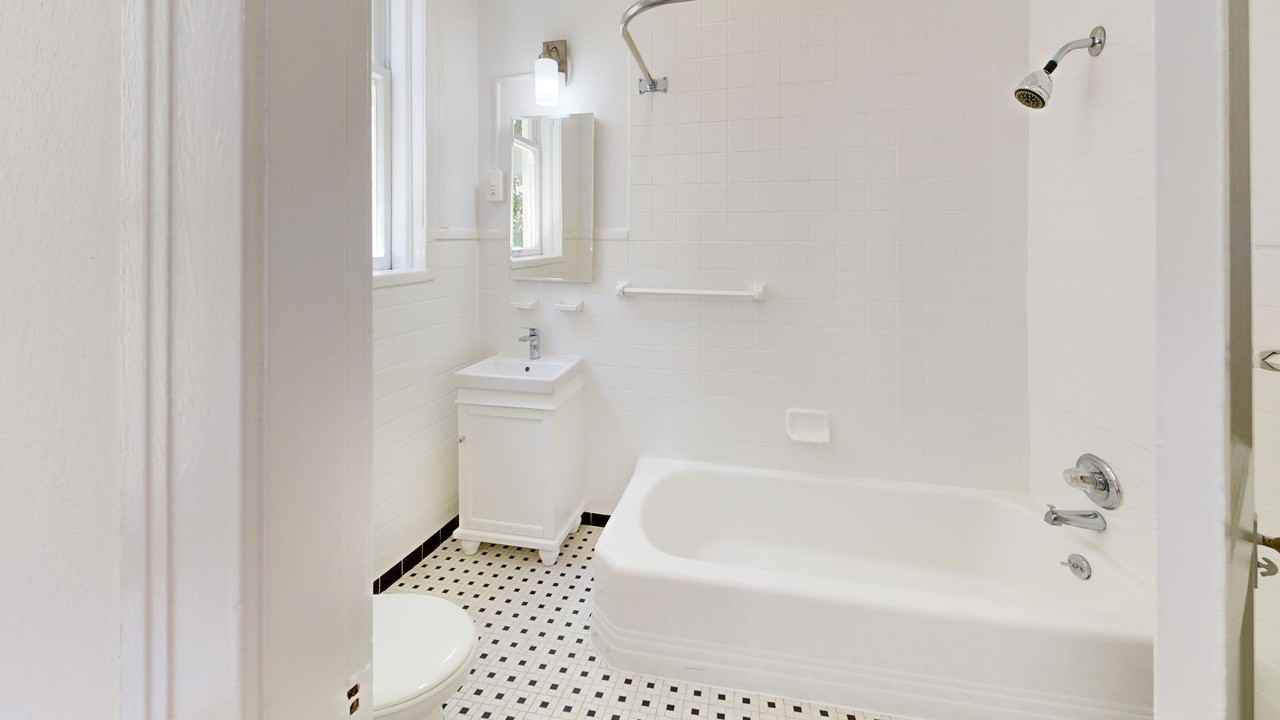 1401 Jones Street - Photo 3 of 14