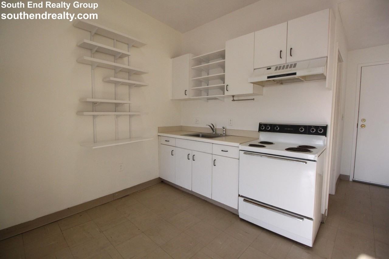 567 Tremont St #17 - Photo 3 of 9