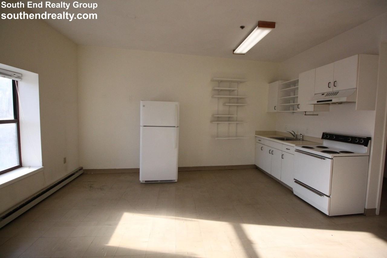 567 Tremont St #17 - Photo 4 of 9