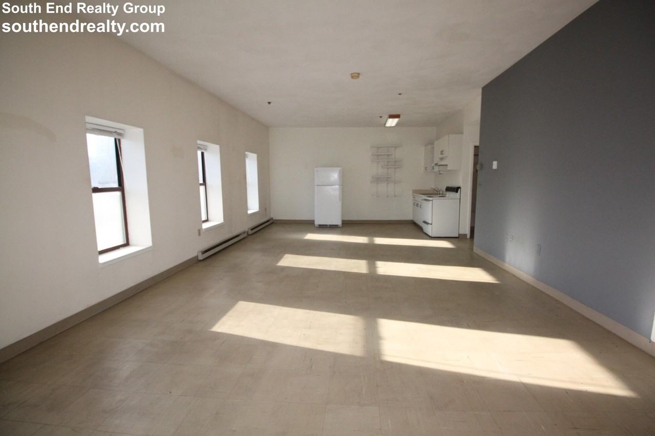 567 Tremont St #17 - Photo 5 of 9