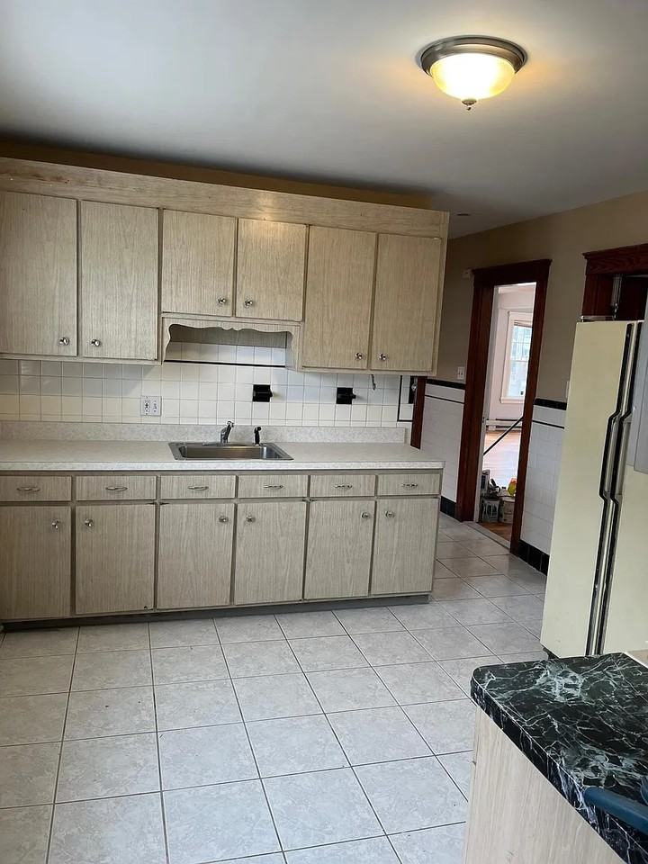 2 Goldsmith Ave #1 - Photo 6 of 8