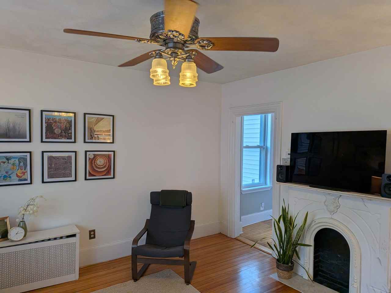 85 Gladstone St #2 - Photo 3 of 23