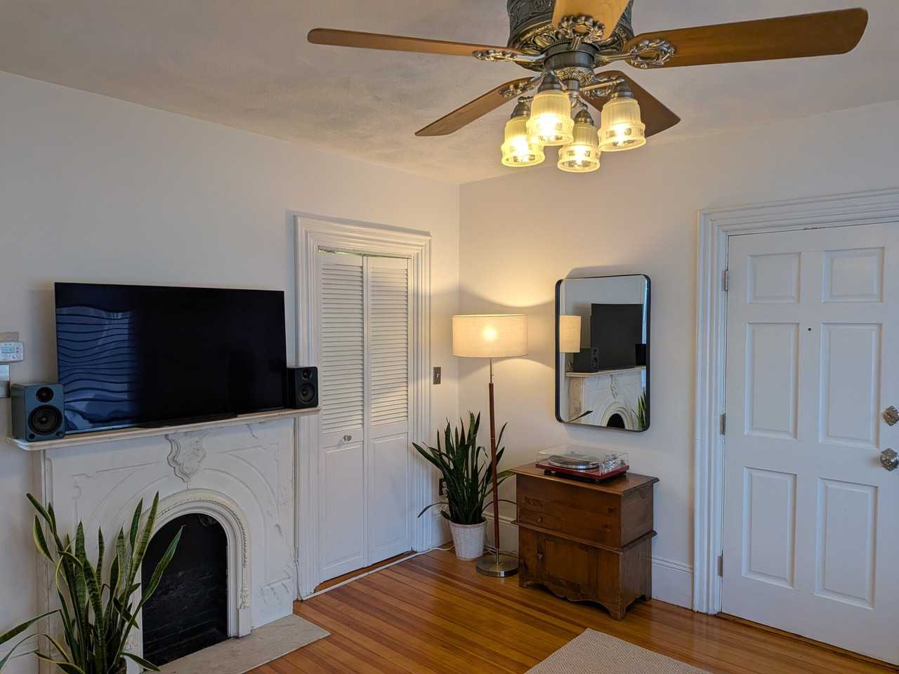 85 Gladstone St #2 - Photo 5 of 23