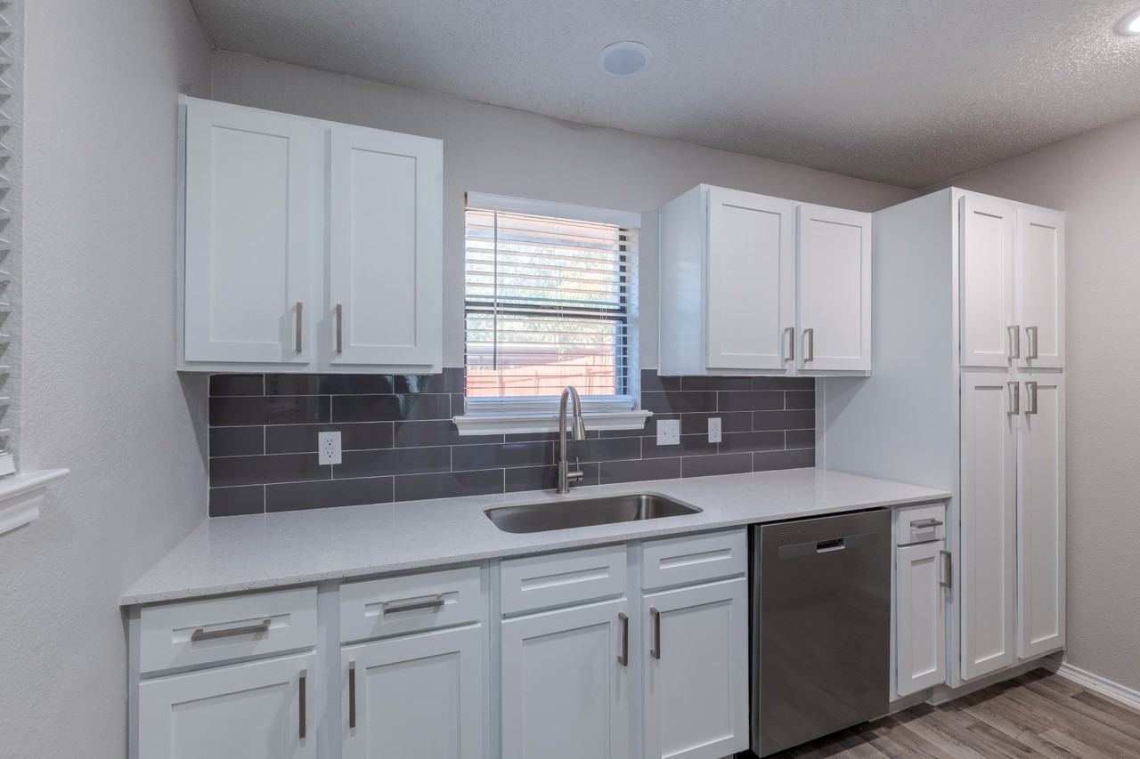 Park Place Townhomes - Photo 3 of 17