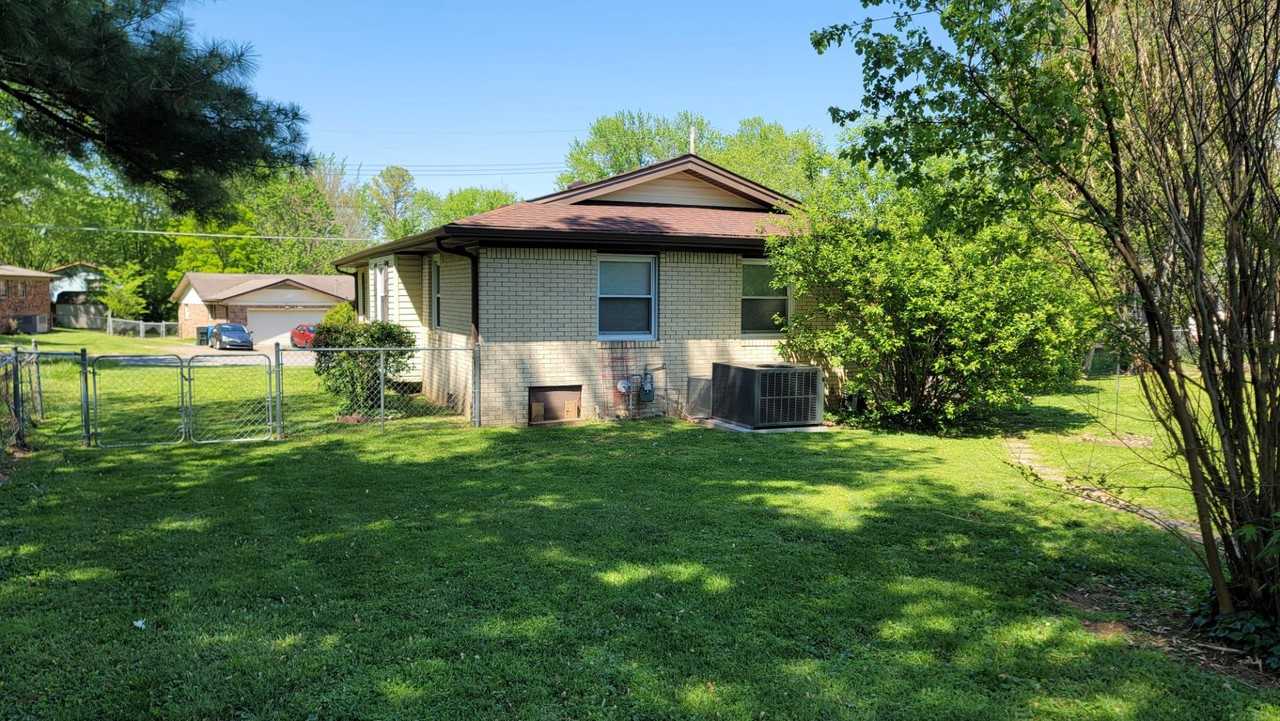 403 Monte Carlo Ct - Photo 5 of 11