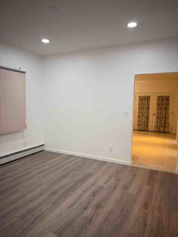 1795 Bedford Ave #NA - Photo 5 of 10