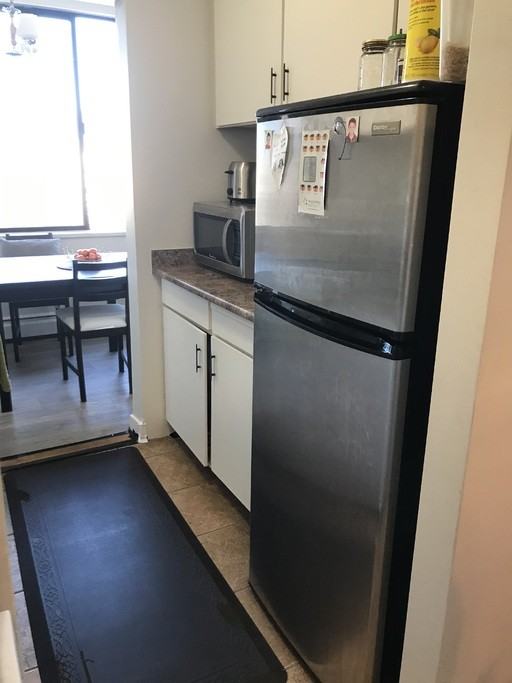 1460 Barclay St #804 - Photo 6 of 25