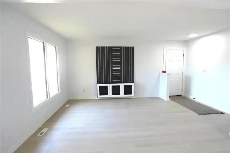 761 Bronx Ave - Photo 3 of 13