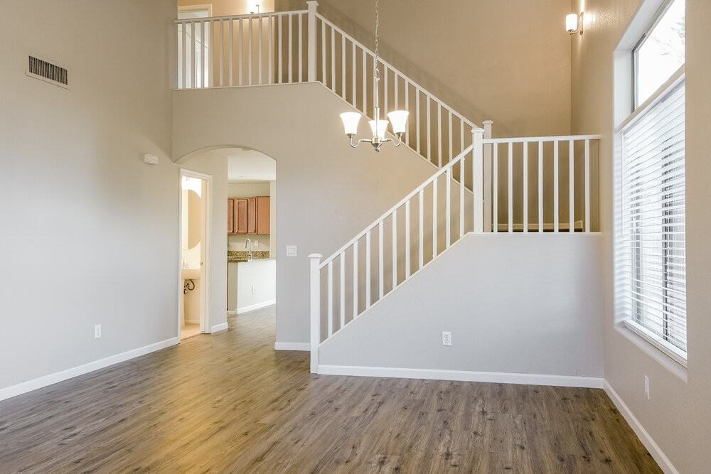 2531 W White Feather Ln - Photo 4 of 17