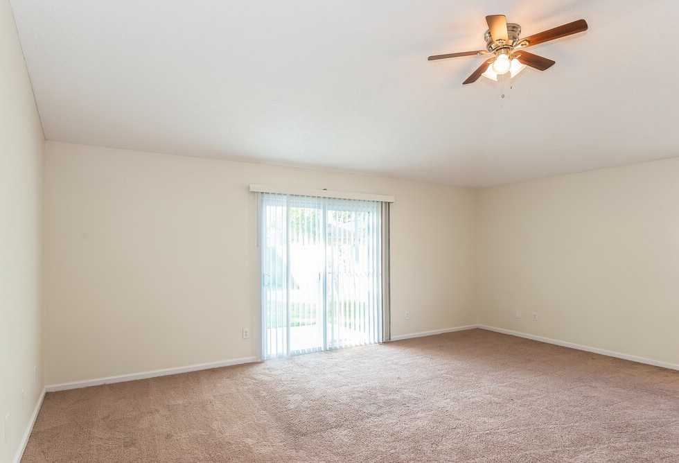 3388 Volley Dr - Photo 4 of 15