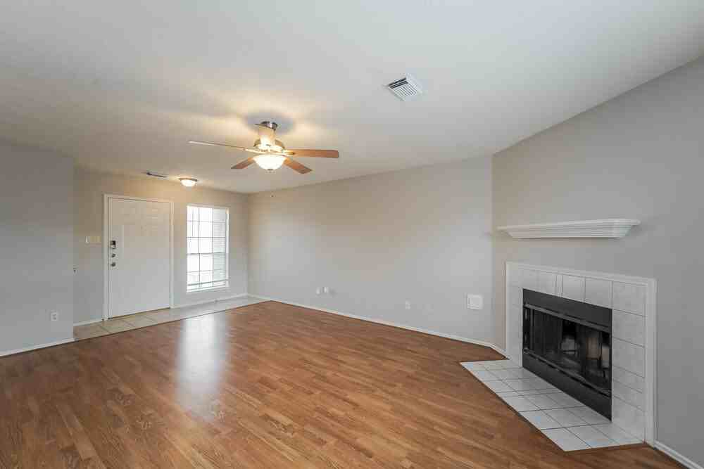 8906 Belle Glen Dr - Photo 4 of 17