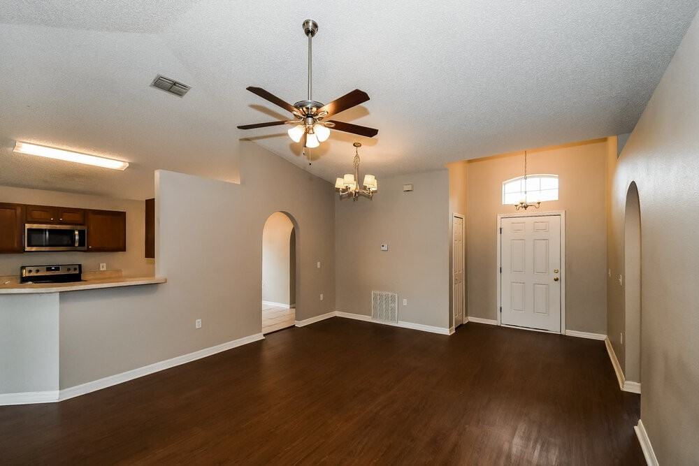 11128 Lord Taylor Dr - Photo 3 of 16