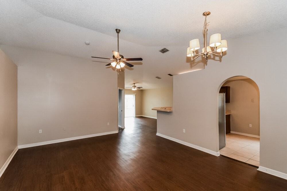 11128 Lord Taylor Dr - Photo 4 of 16