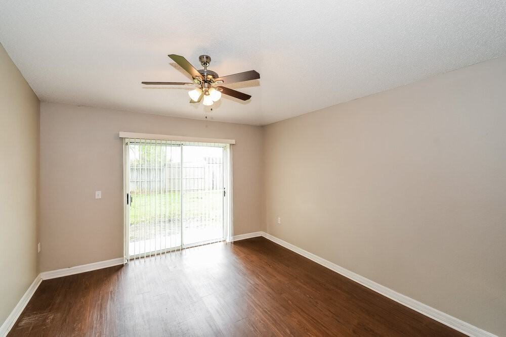 11128 Lord Taylor Dr - Photo 6 of 16