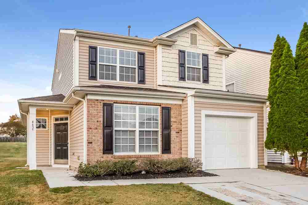 4635 Abercromby St - Photo 4 of 18