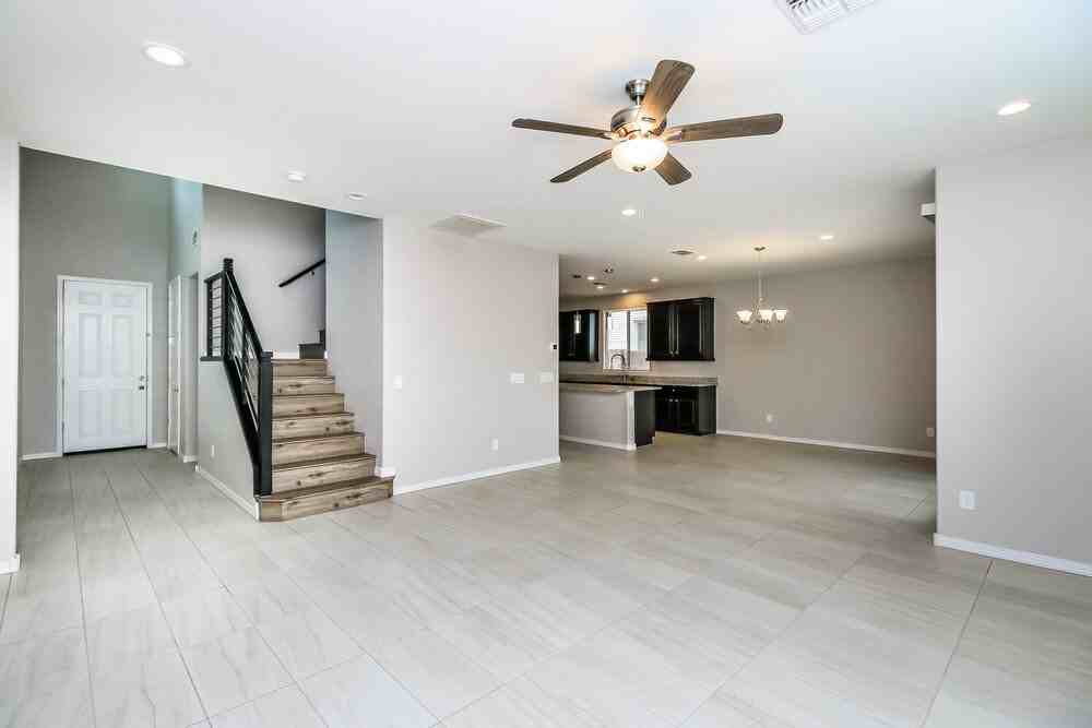 9546 E Thornbush Ave - Photo 5 of 17