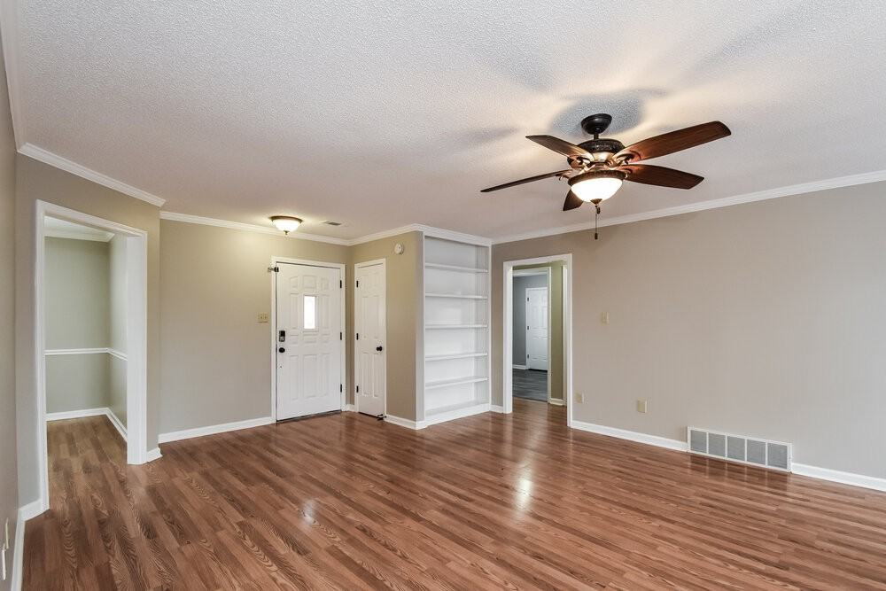 5205 Plum Tree Dr - Photo 6 of 16