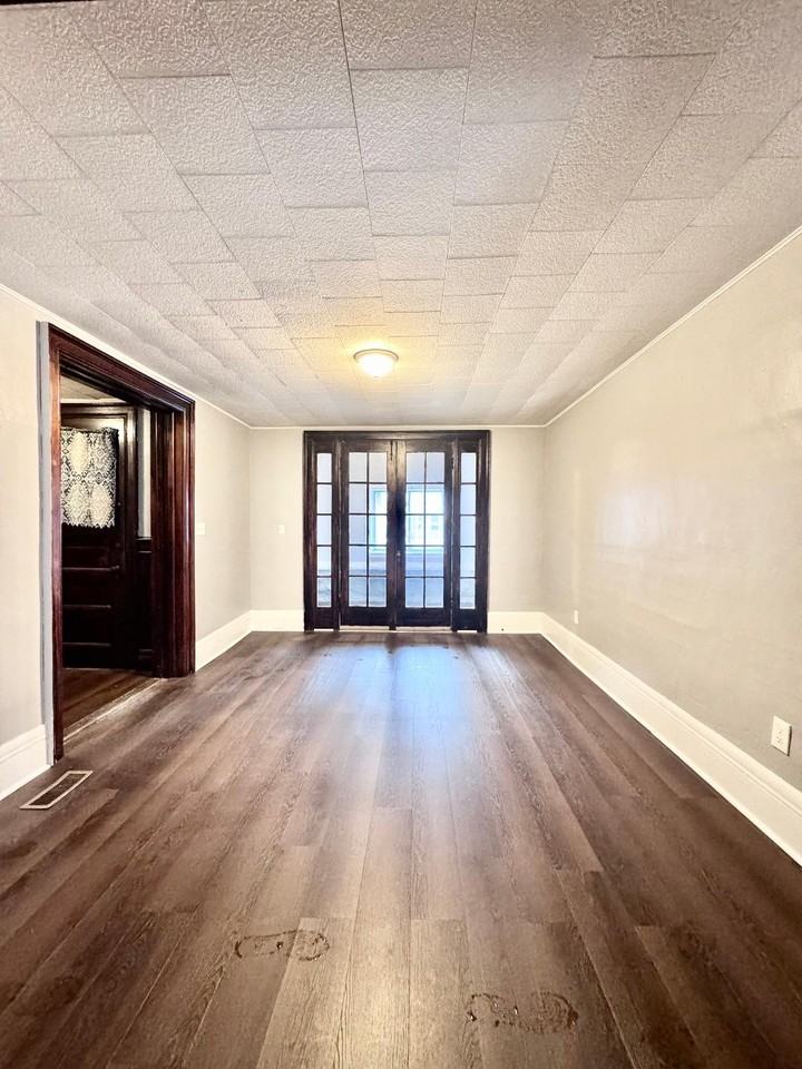 111 Southside Parkway - Front House Lower - Photo 7 of 25