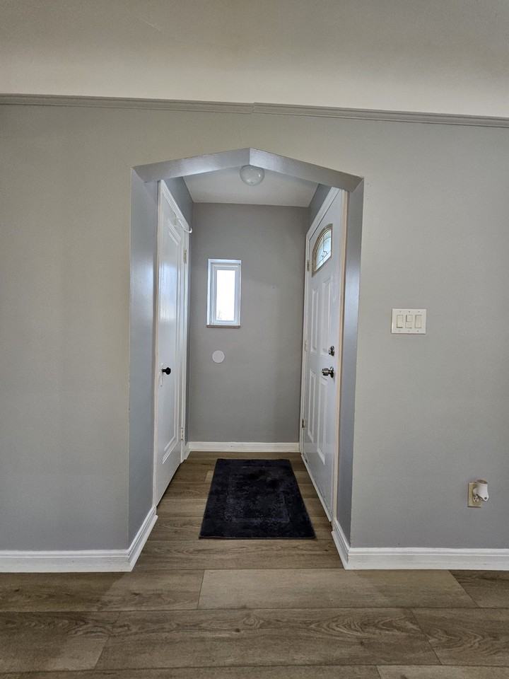 811 White Ave #1 - Photo 4 of 11