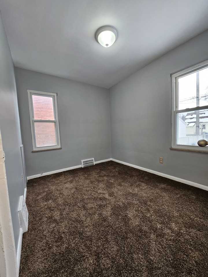 811 White Ave #1 - Photo 6 of 11