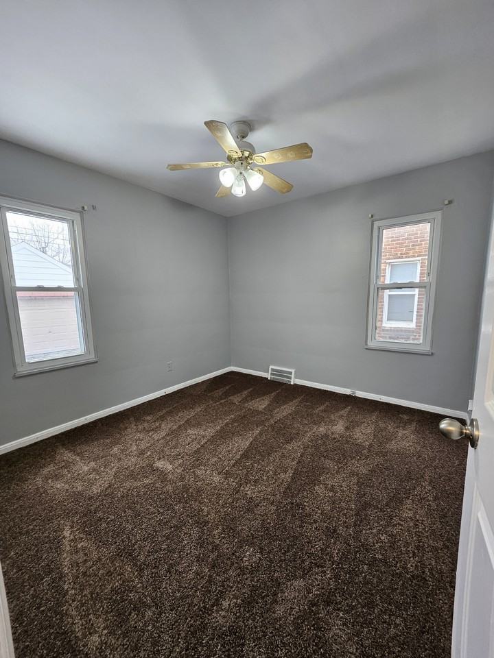 811 White Ave #1 - Photo 7 of 11