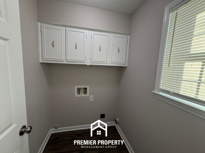 3875 Earlynn Dr - Photo 7 of 22