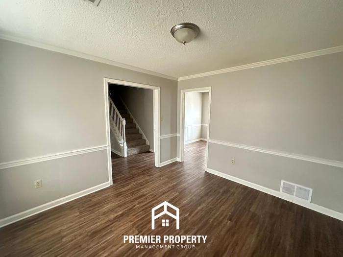 6764 Henredon Dr - Photo 4 of 26