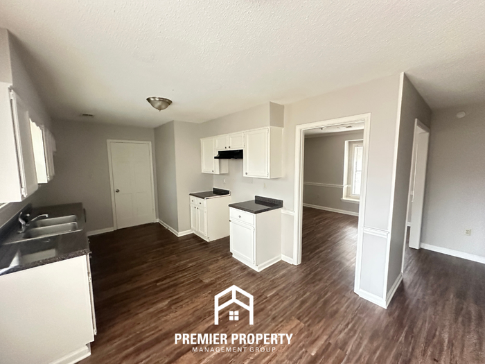 6764 Henredon Dr - Photo 5 of 26