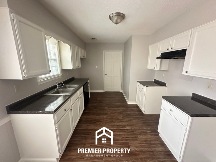 6764 Henredon Dr - Photo 6 of 26