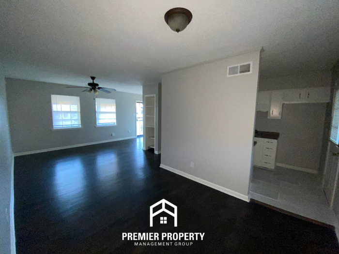 3416 Northmoor Ave - Photo 3 of 15