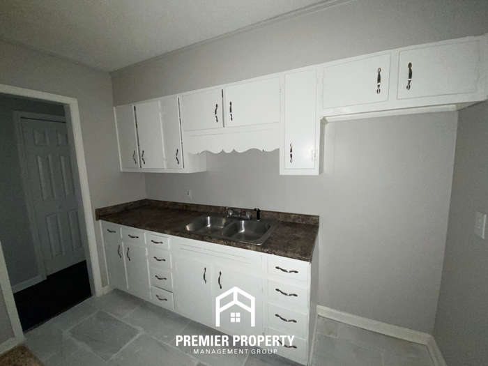 3416 Northmoor Ave - Photo 4 of 15