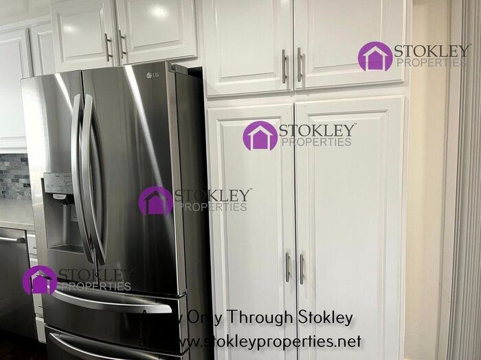 2250 Gladwin Dr - Photo 4 of 28