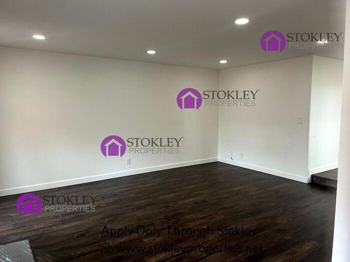 2250 Gladwin Dr - Photo 6 of 28