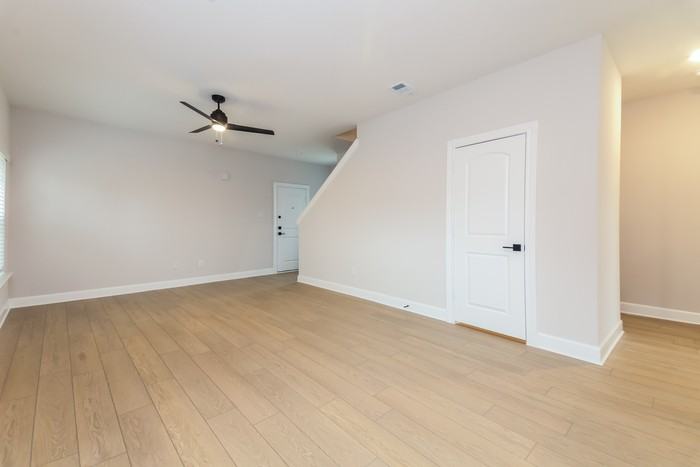 1221 Ginsburg Ln - Photo 6 of 16