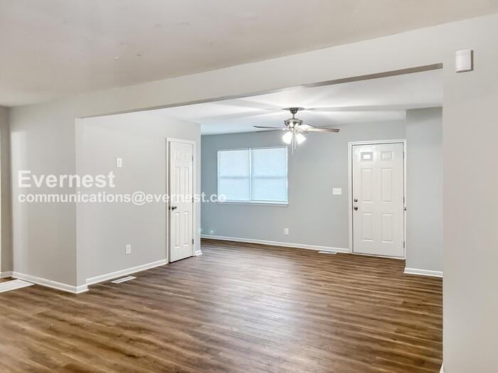 2086 Fairburn Rd Sw - Photo 3 of 17