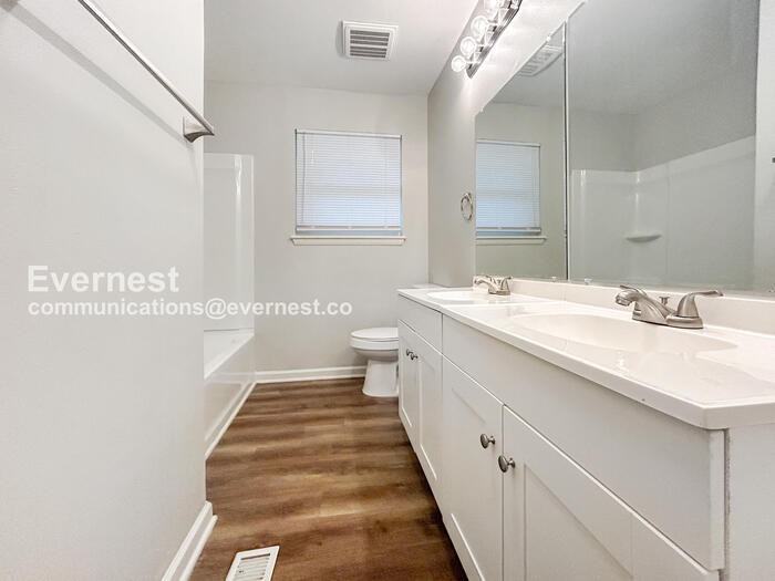 2086 Fairburn Rd Sw - Photo 4 of 17