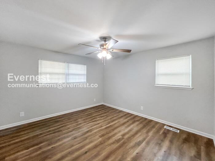 2086 Fairburn Rd Sw - Photo 5 of 17