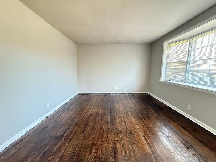 3205 Cynthia Ln - Photo 4 of 33