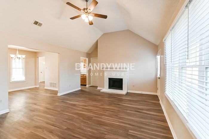 7800 Lowrance Rd - Photo 4 of 20